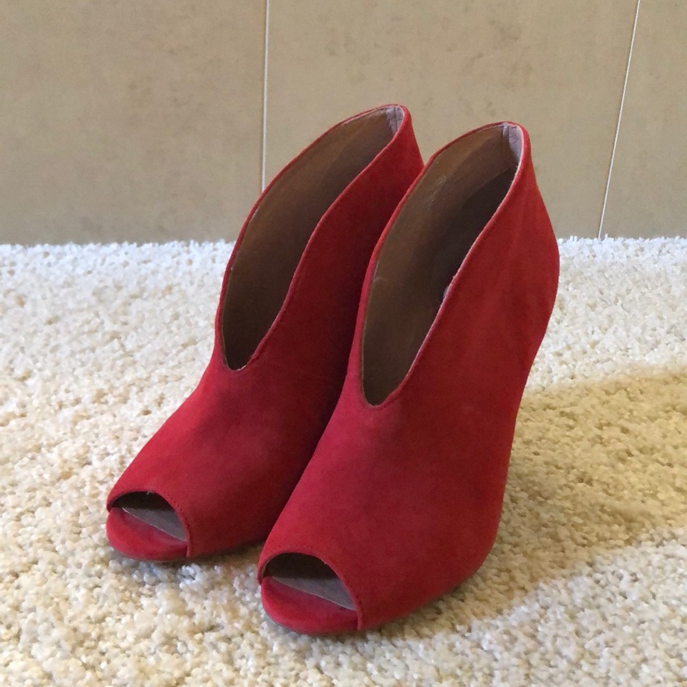 Halogen Rowen Bootie Red Suede ✨